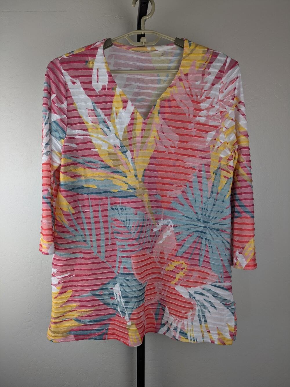 Soft Surroundings size XL Watercolor Tropical Floral Pleated V Neck Tunic Top